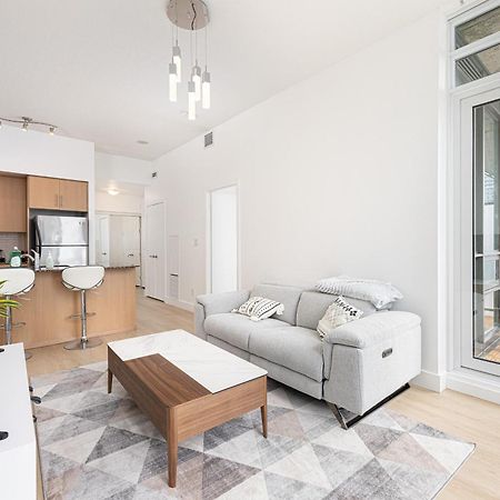 Newly Renovated Cozy Condo/Union Station Toronto Exterior photo